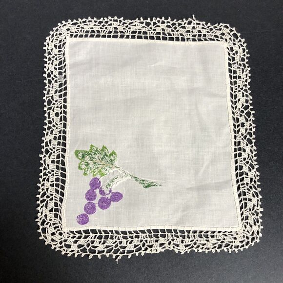 Vintage Small Table Topper Linens Square Purple Grapes Red Flowers Crochet Edge - Picture 13 of 15
